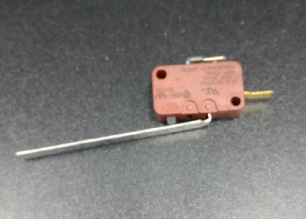Dyson 916405-01 DC17 Vacuum Cleaner Upright Micro Switch Omron Genuine